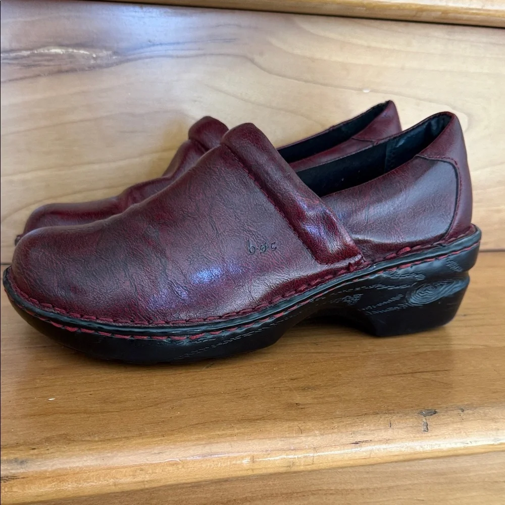 b.o.c. Deep Red Clogs - Picture 1 of 6